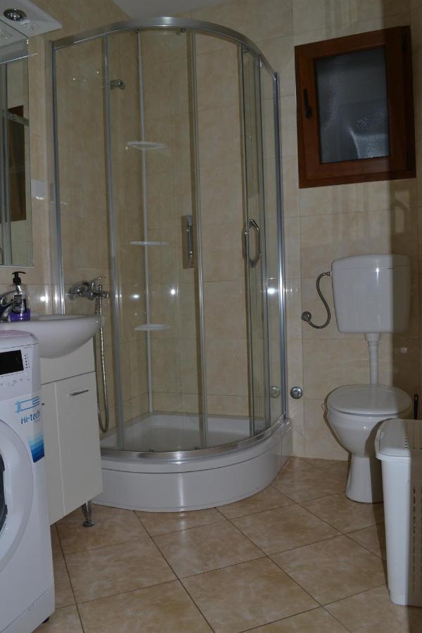 Guest House Radulovic Petrovac Eksteriør billede